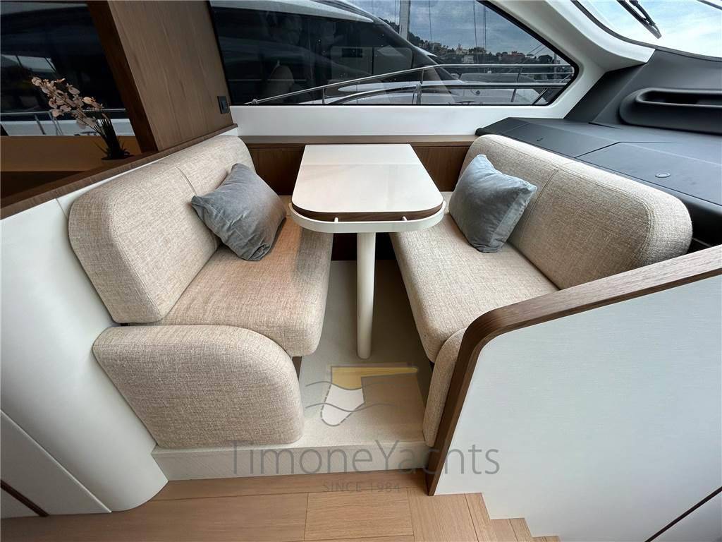 Azimut 72 fly