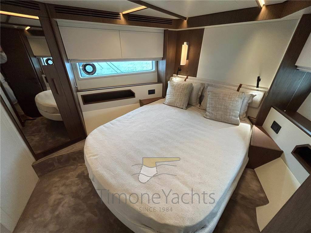 Azimut 72 fly