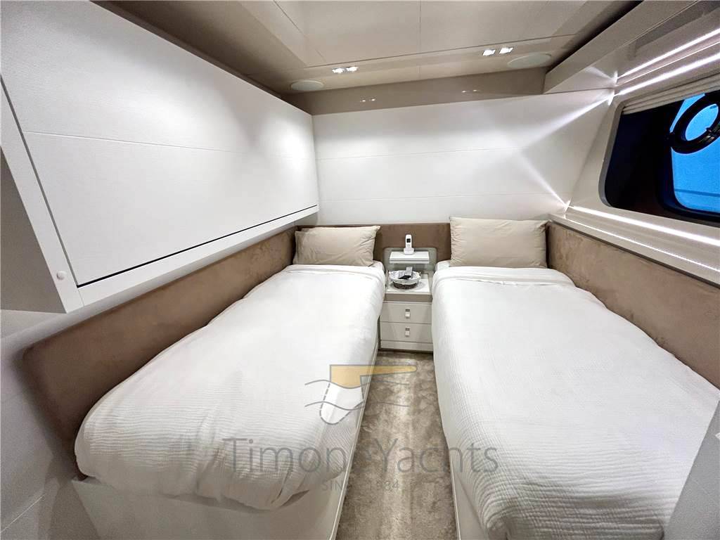 Custom line Navetta 28