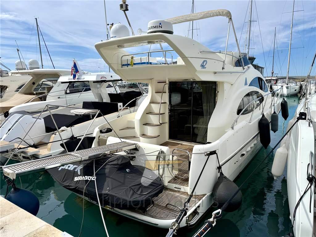Azimut 42 fly
