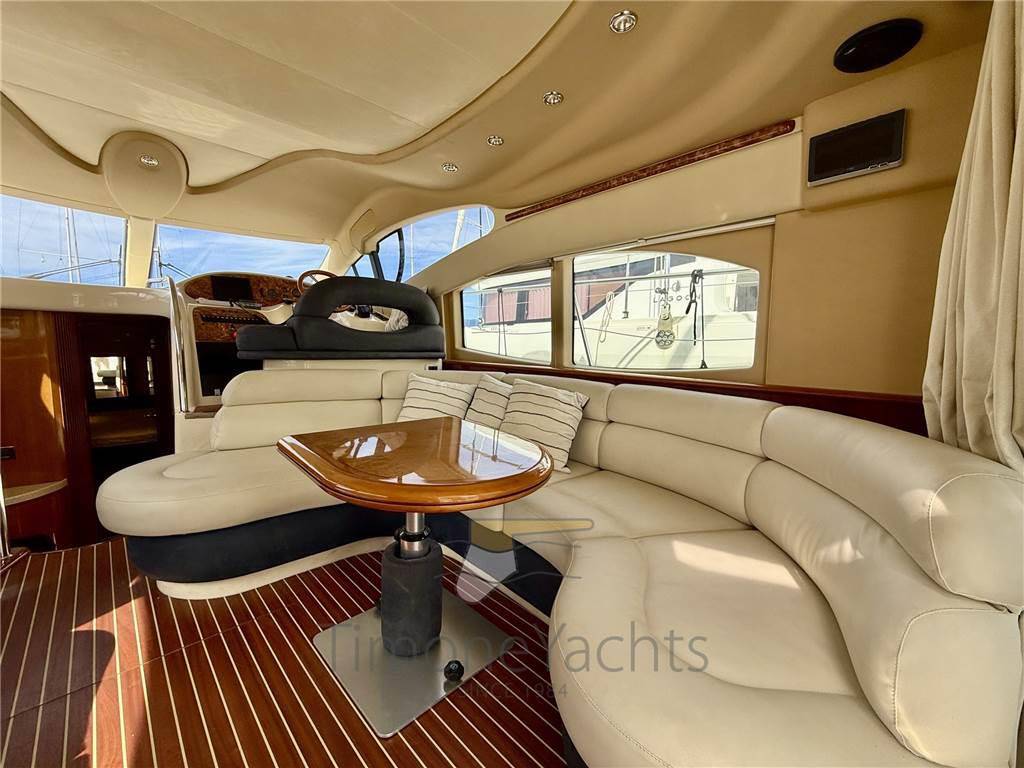 Azimut 42 fly
