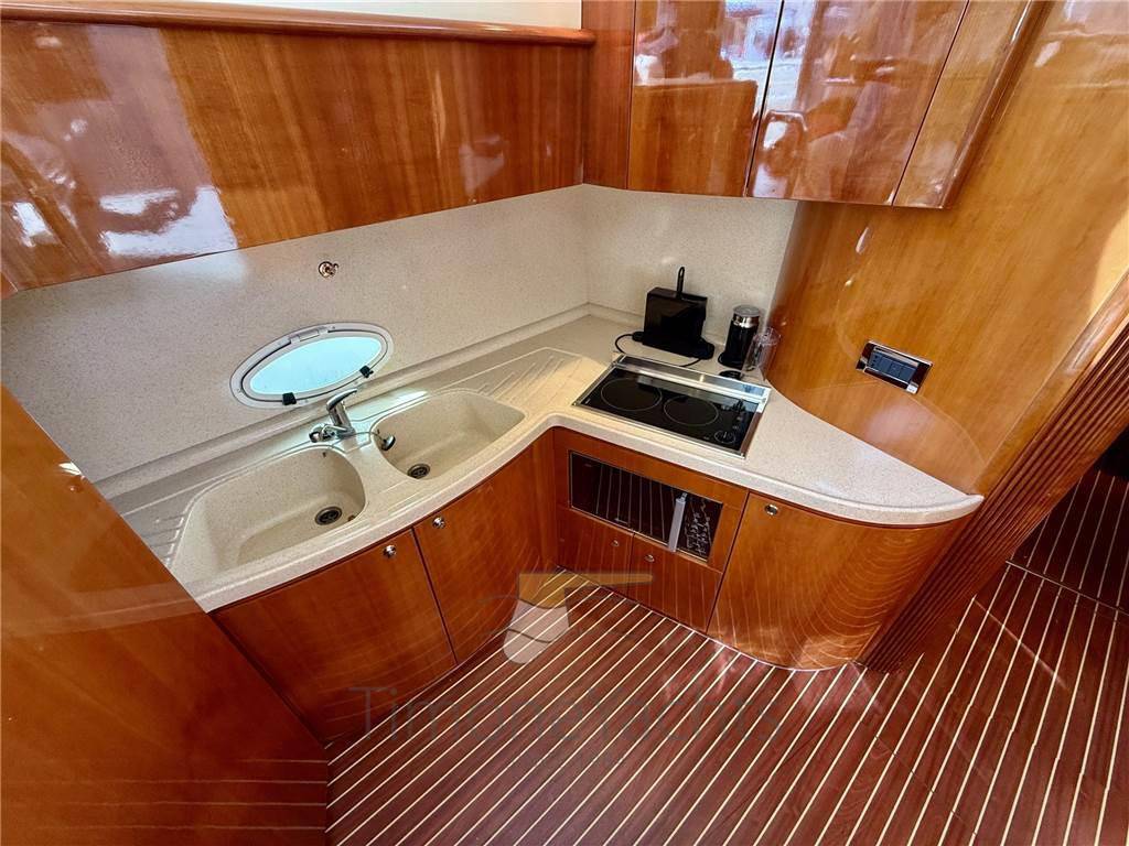 Azimut 42 fly