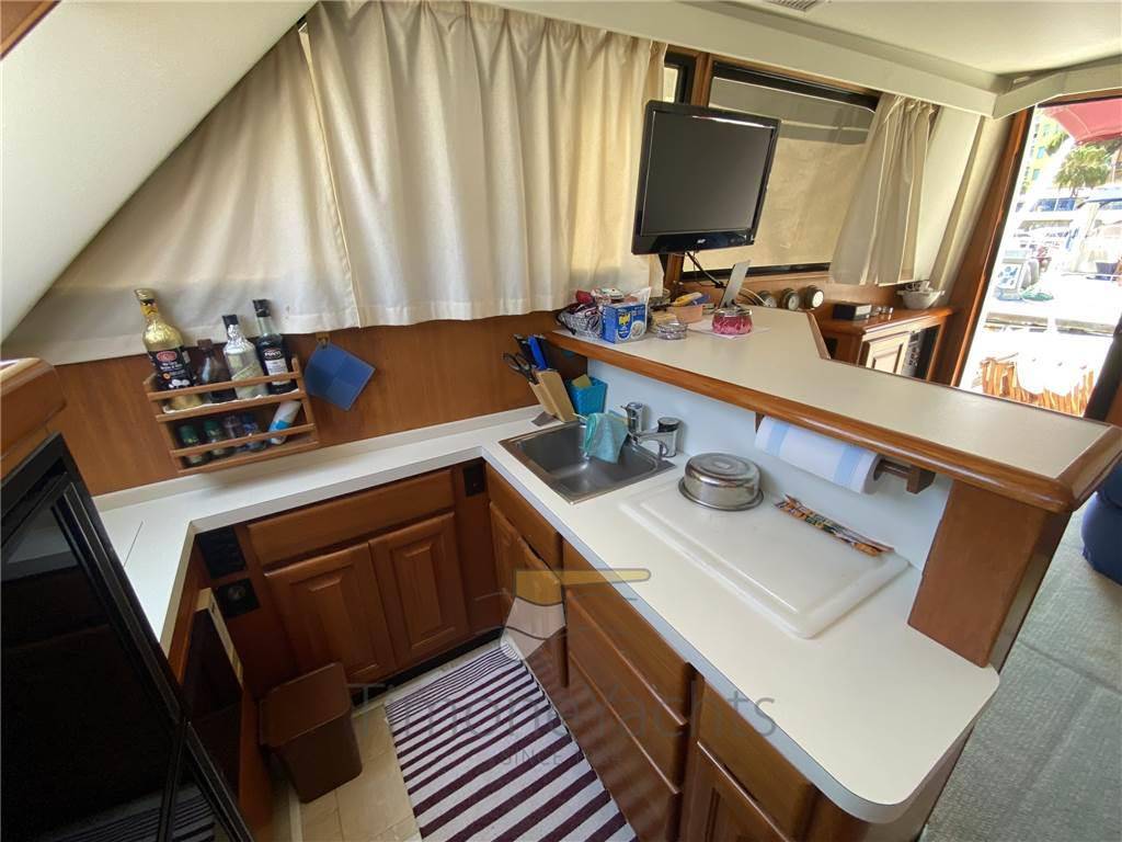 Viking yachts 43' convertible