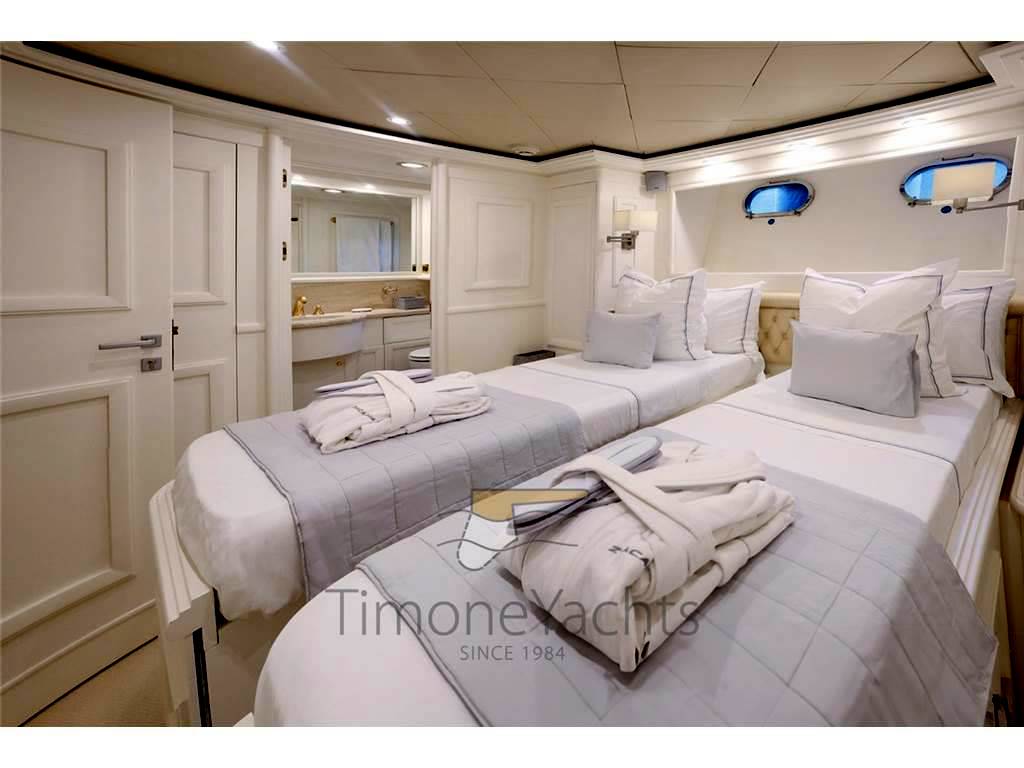 Custom line Navetta 30