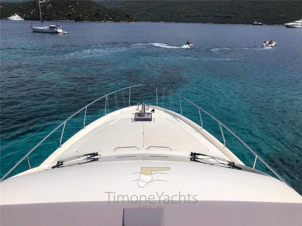 Ferretti yachts 592