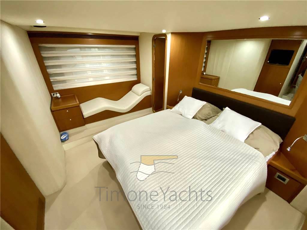 Ferretti yachts 592