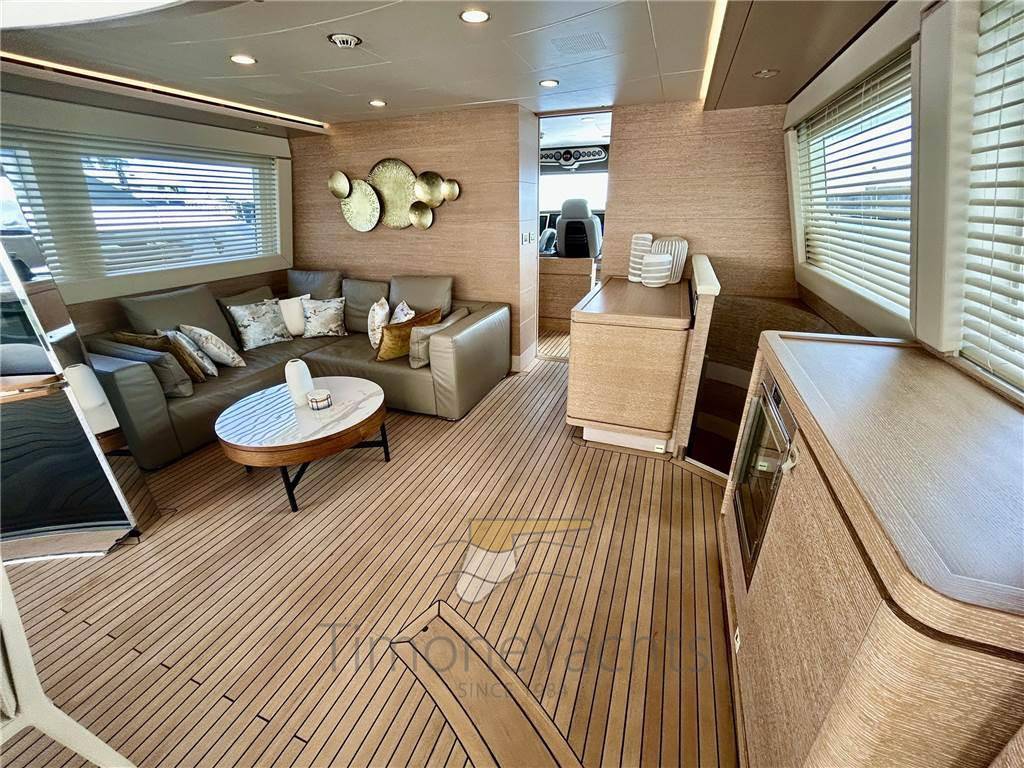 Custom line Navetta 33