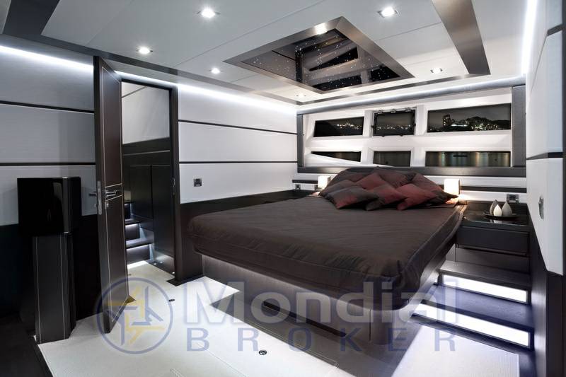 Galeon 700 sport fly raptor skydeck