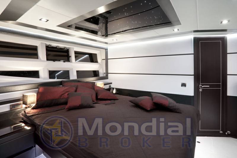 Galeon 700 sport fly raptor skydeck