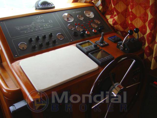 Cantieri estensi Goldstar 440 fly
