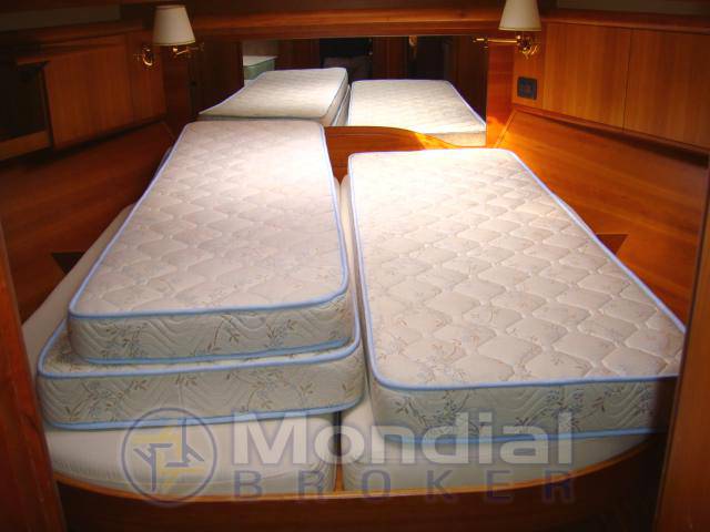 Cantieri estensi Goldstar 440 fly