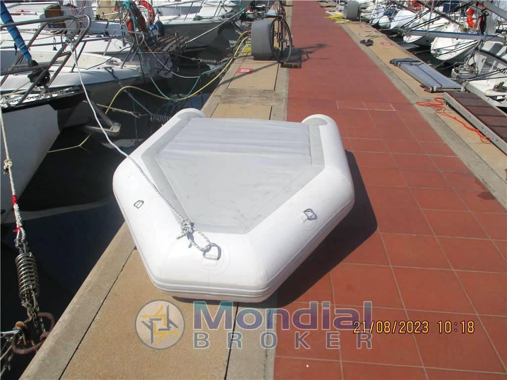 Comar yacht Meteor 8