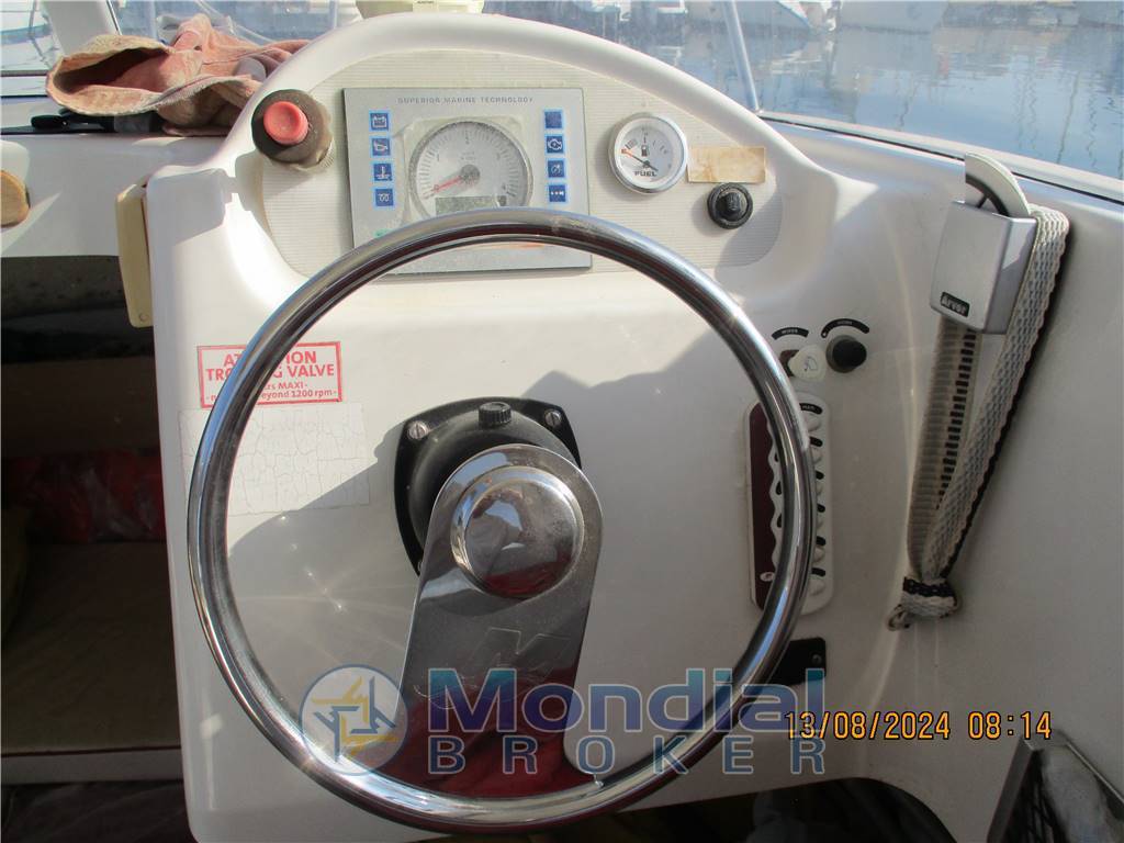 Quicksilver Arvor 215