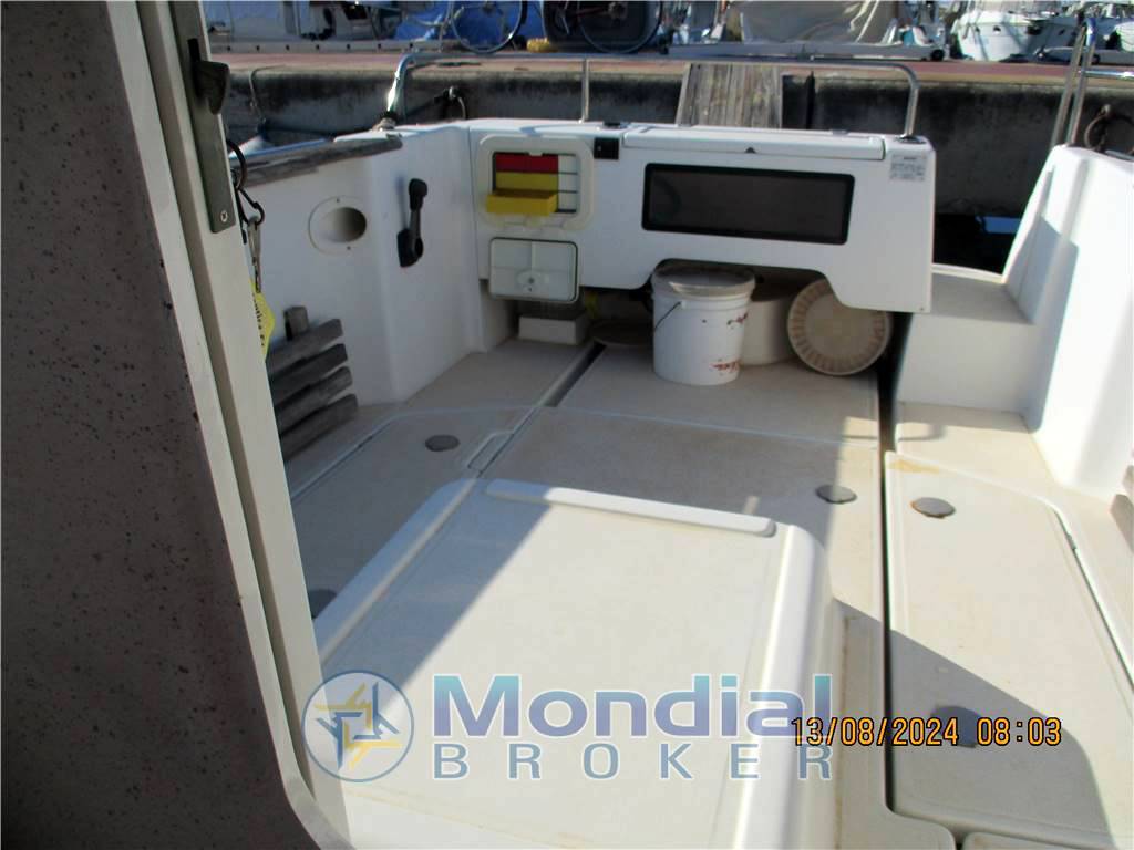 Quicksilver Arvor 215