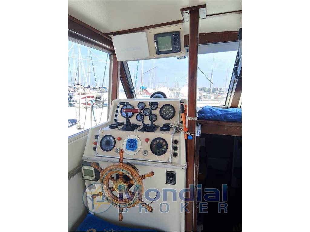 Chris craft Commander 31 fly