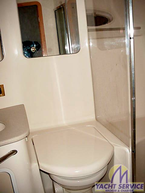 Sea ray 480 sedan bridge