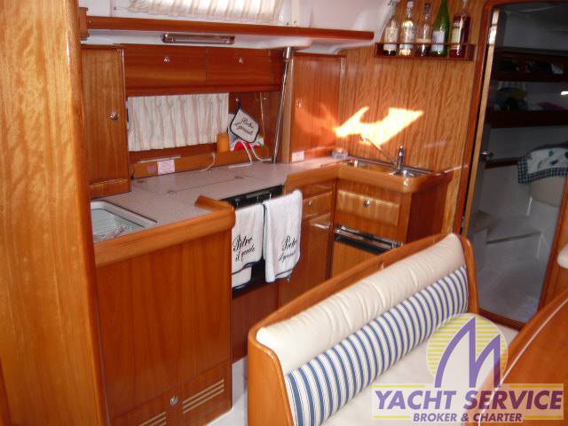 Bavaria 42 cruiser