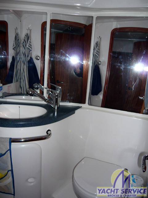 Bavaria 42 cruiser