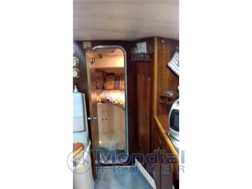 Azimut Az 28
