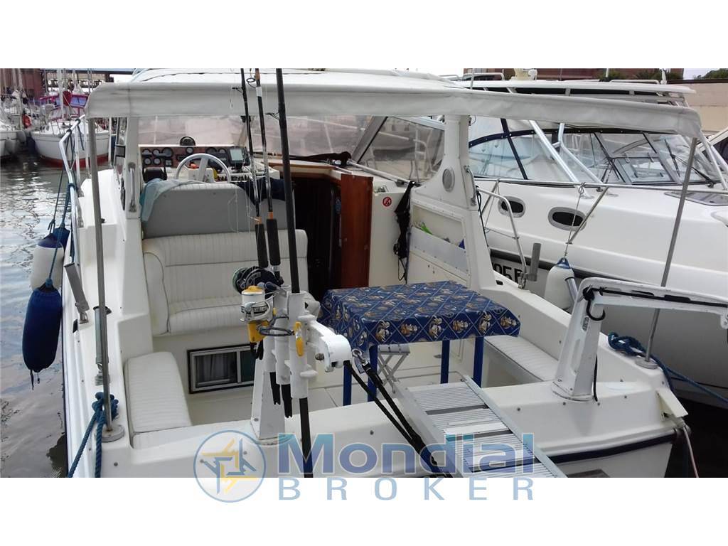 Azimut Az 28