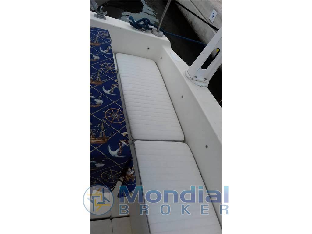 Azimut Az 28