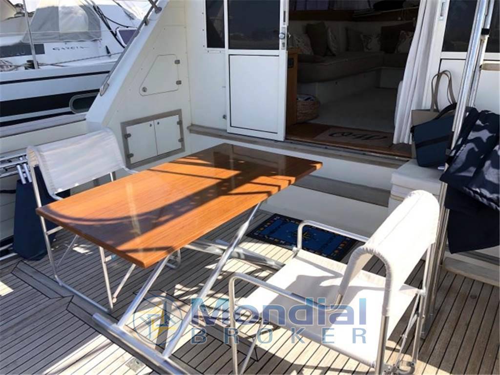 Bertram yacht 46' convertible