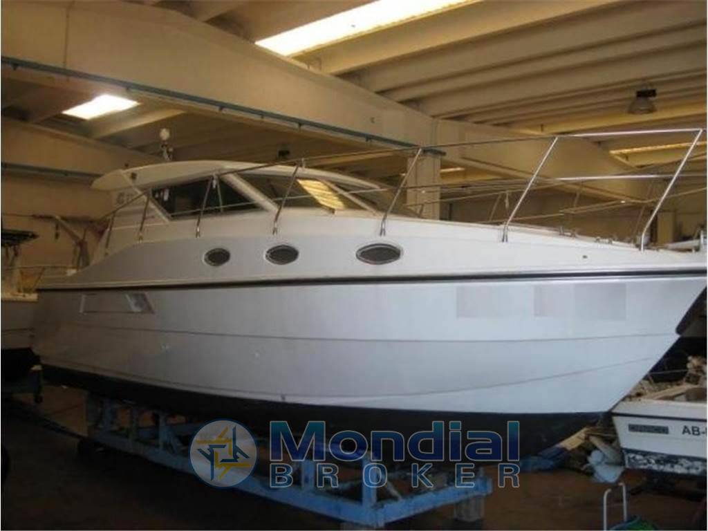 Azimut Az 32