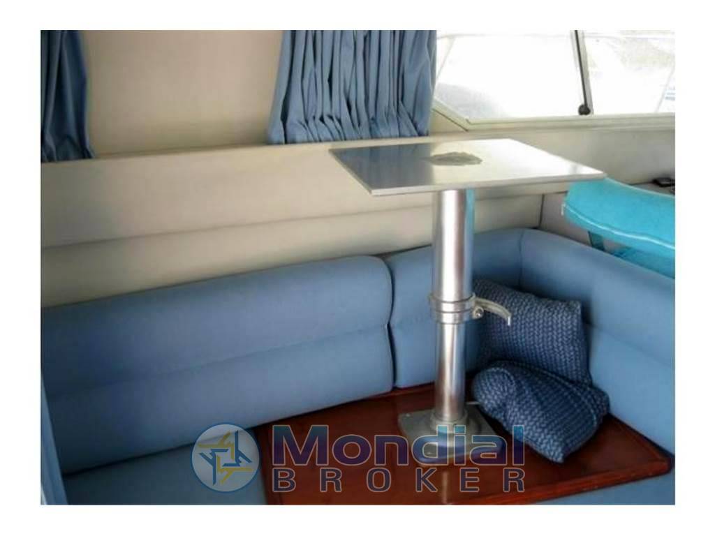Azimut Az 32