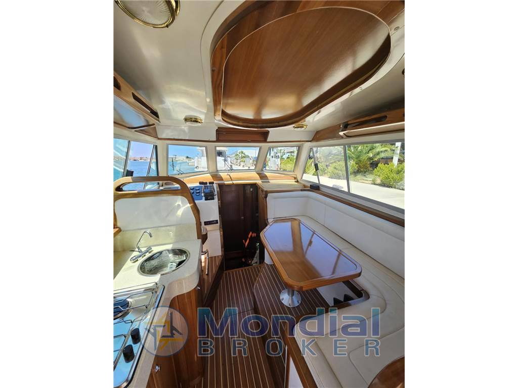 Coronet 32