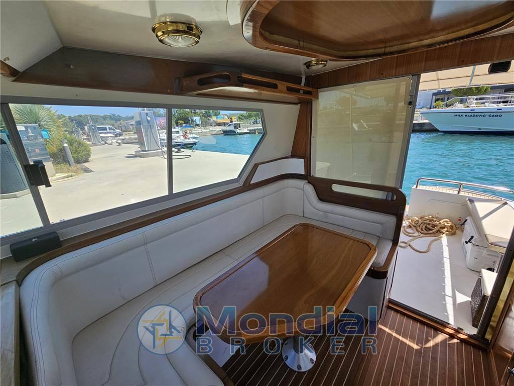 Coronet 32