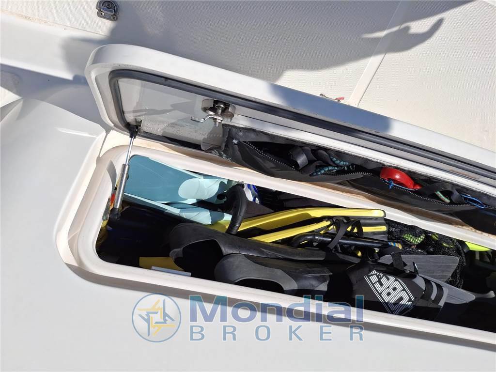 Tiara yachts 4300 sovran