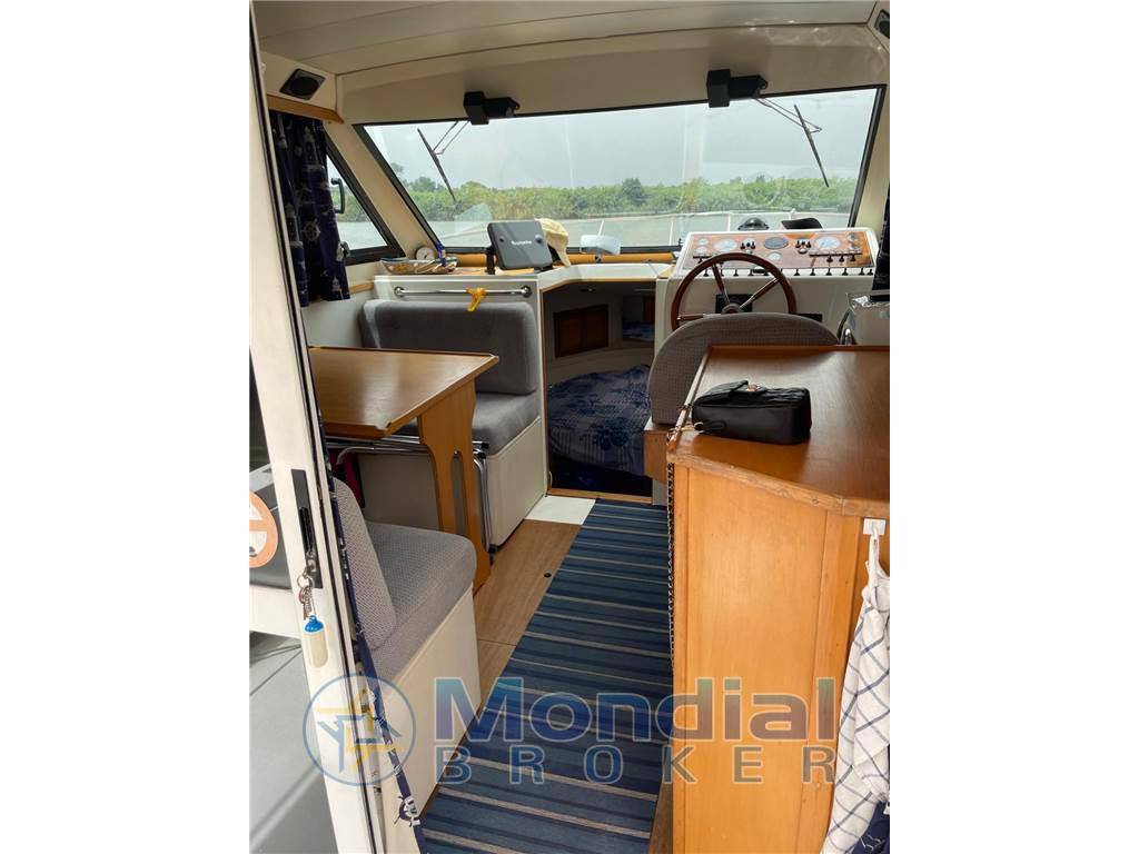 Plastik Space 290 cruiser