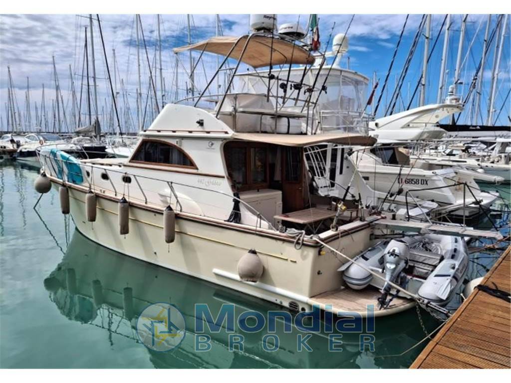 Cantieri estensi 440 goldstar fly