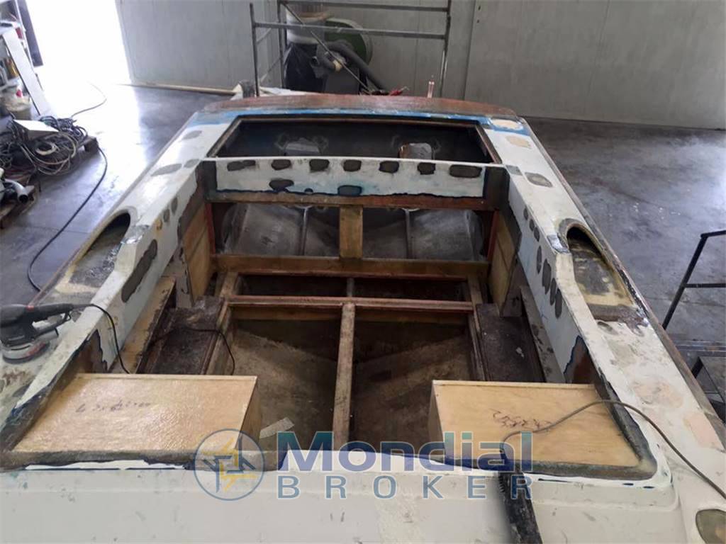 Magnum Marine 27