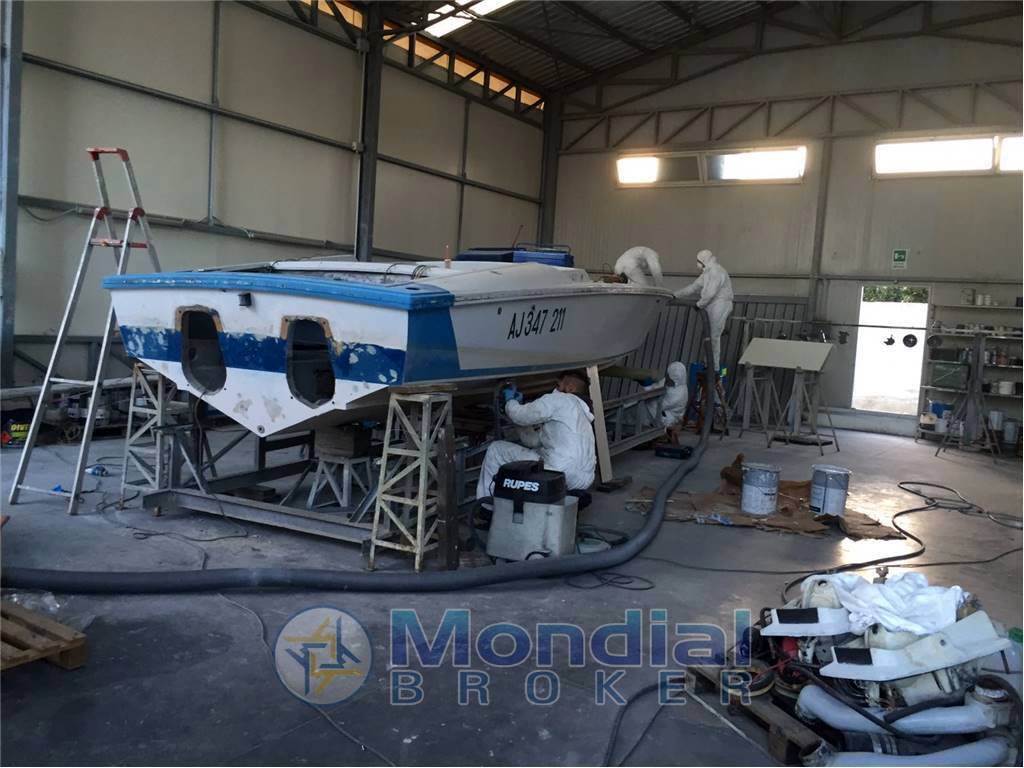 Magnum Marine 27