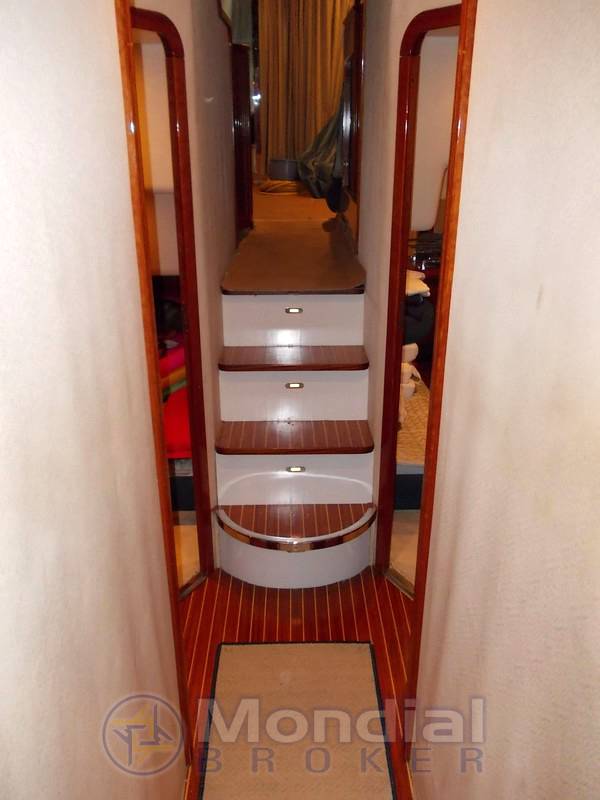 Azimut Az 52