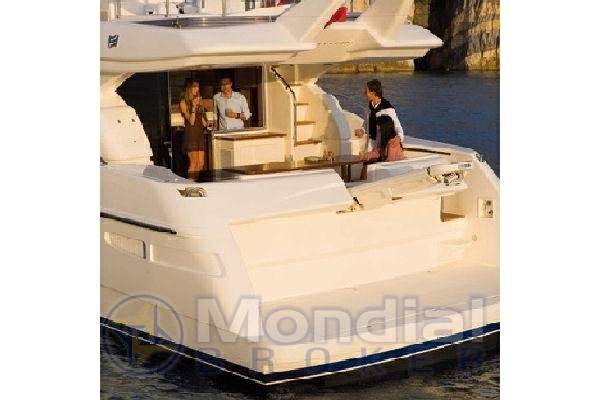 Ferretti 592
