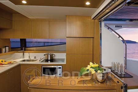 Ferretti 592