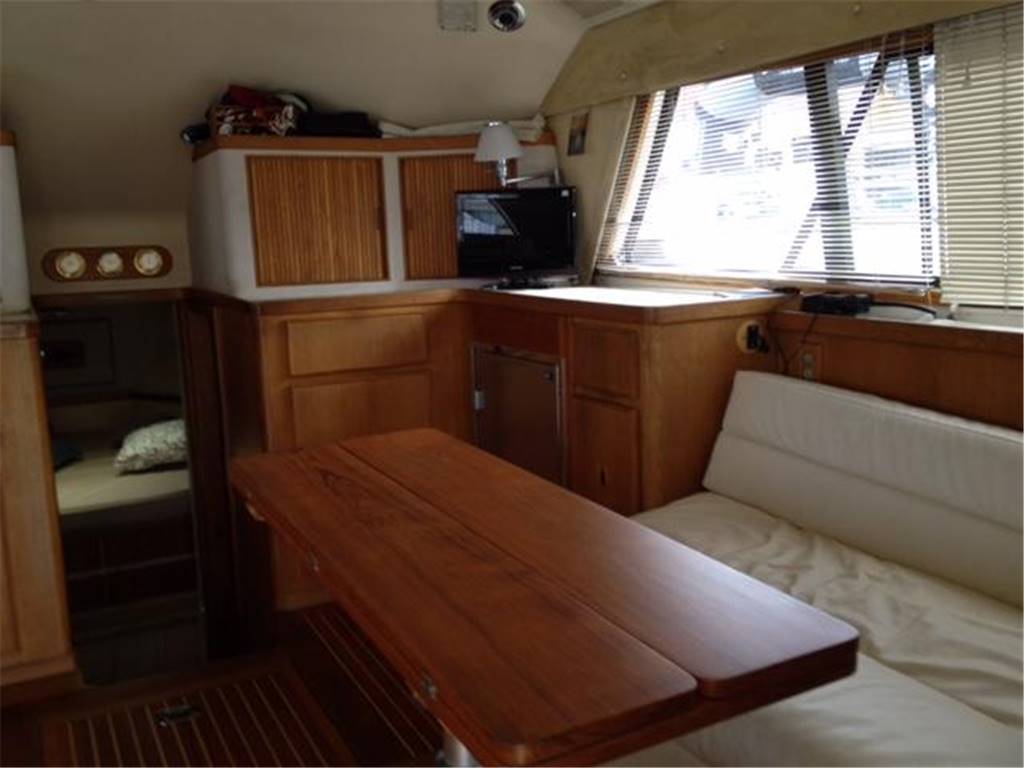 Bertram 37