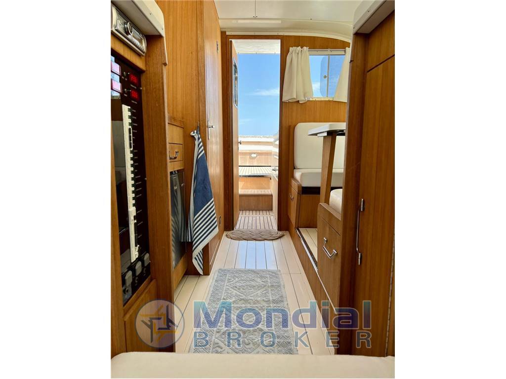 Bertram 31