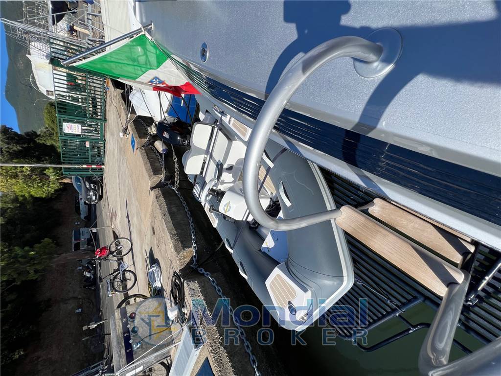 Magnum marine 63