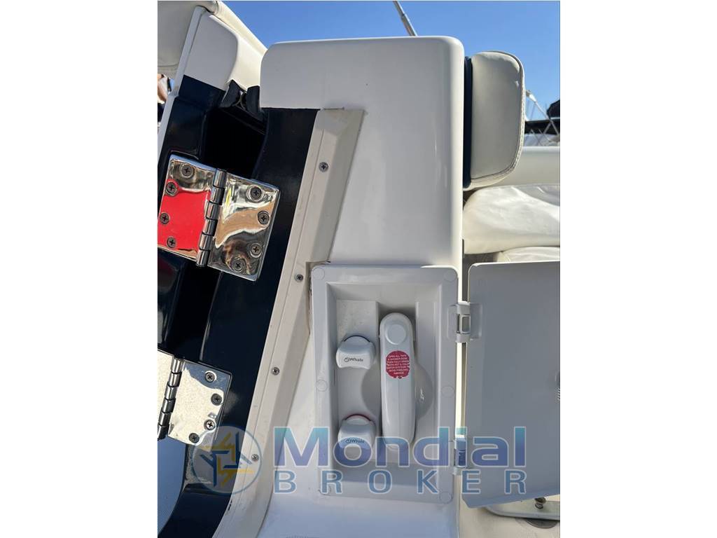Tiara yachts 2900 coronet