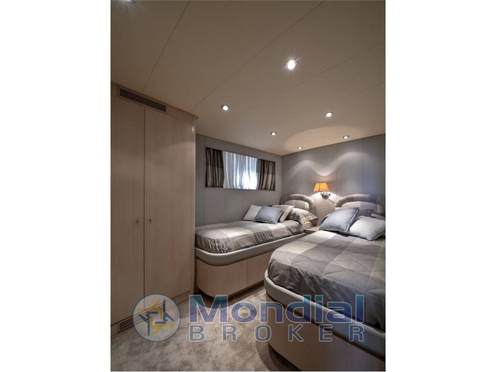 Magnum marine 80