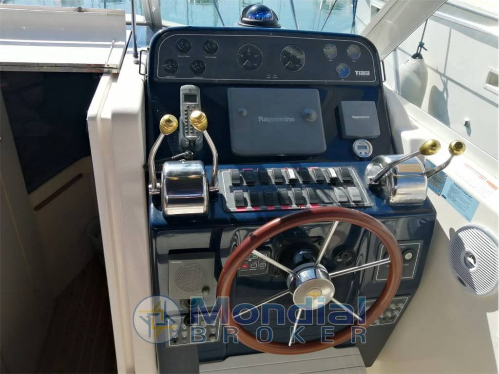 Tiara yachts 2900
