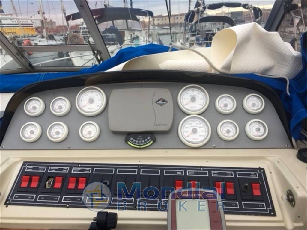 Boston whaler 27 full cabin