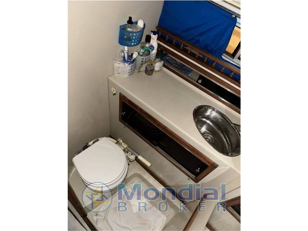 Boston whaler 27 full cabin
