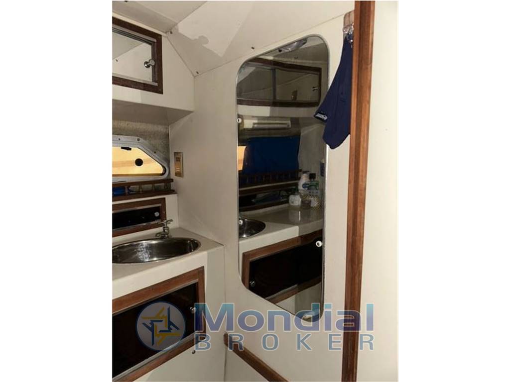 Boston whaler 27 full cabin