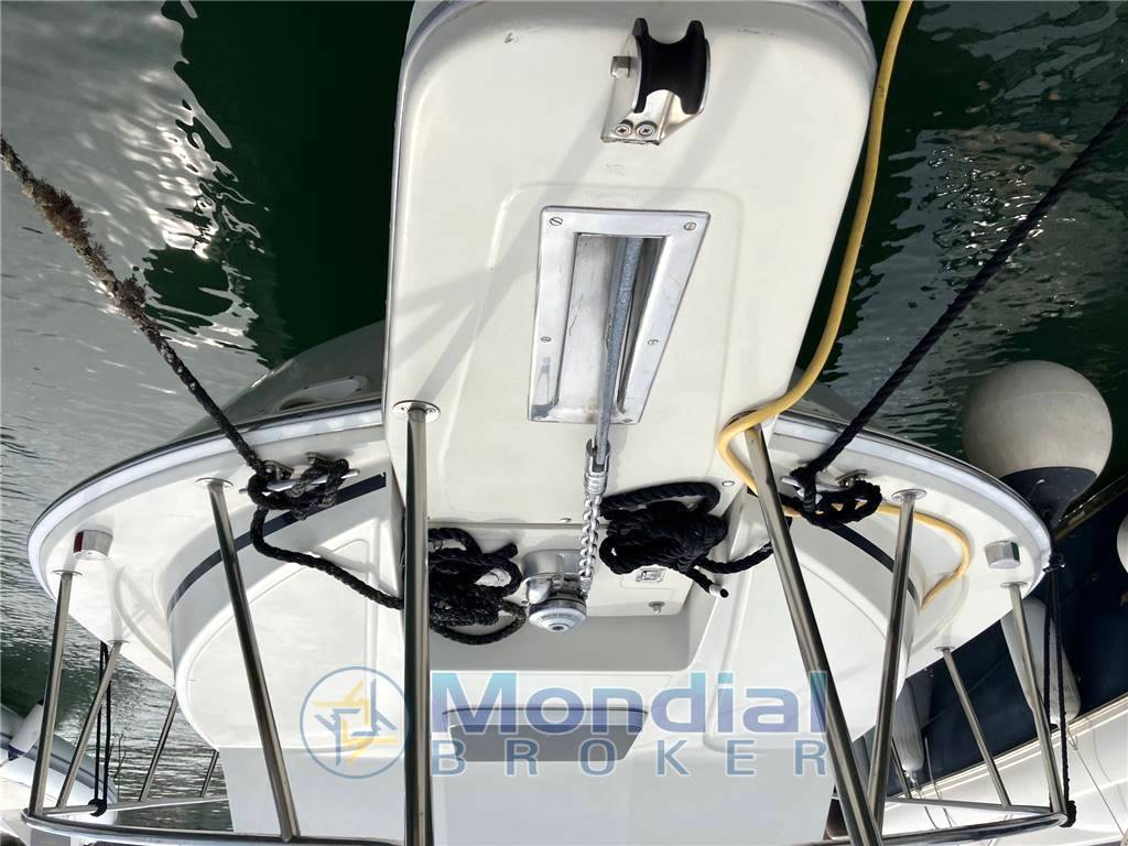 Boston whaler 27 full cabin