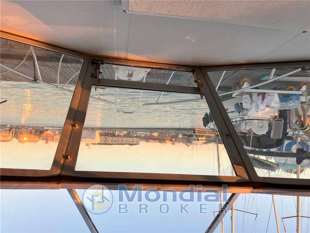 Boston whaler 27 full cabin