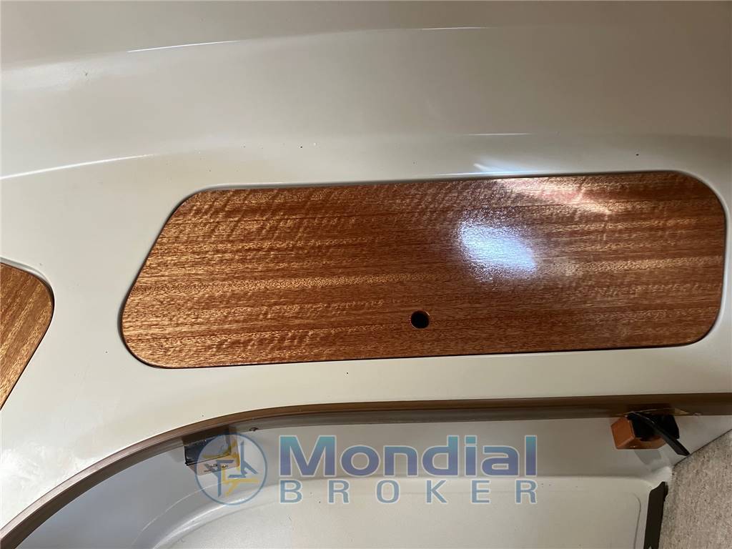 Boston whaler 27 full cabin